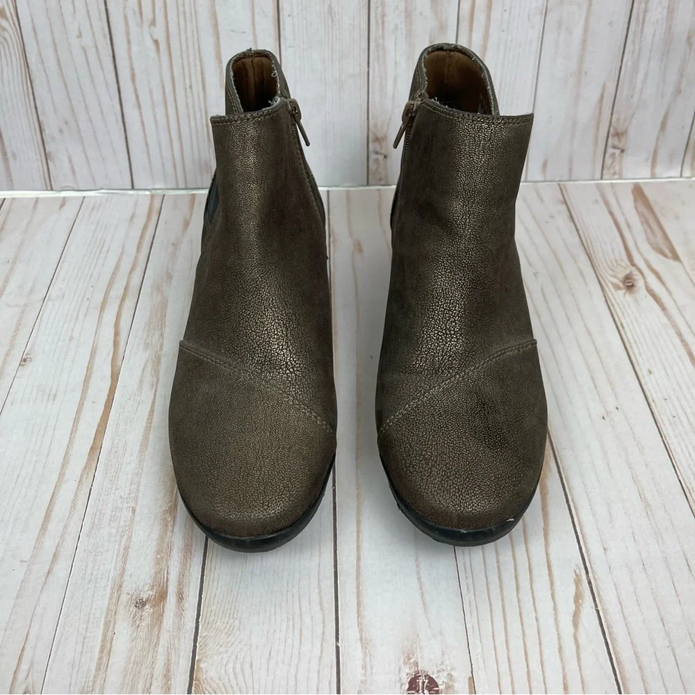 Clarks cloudSteppers bronze Tropic ankle comfort wedge booties size 10